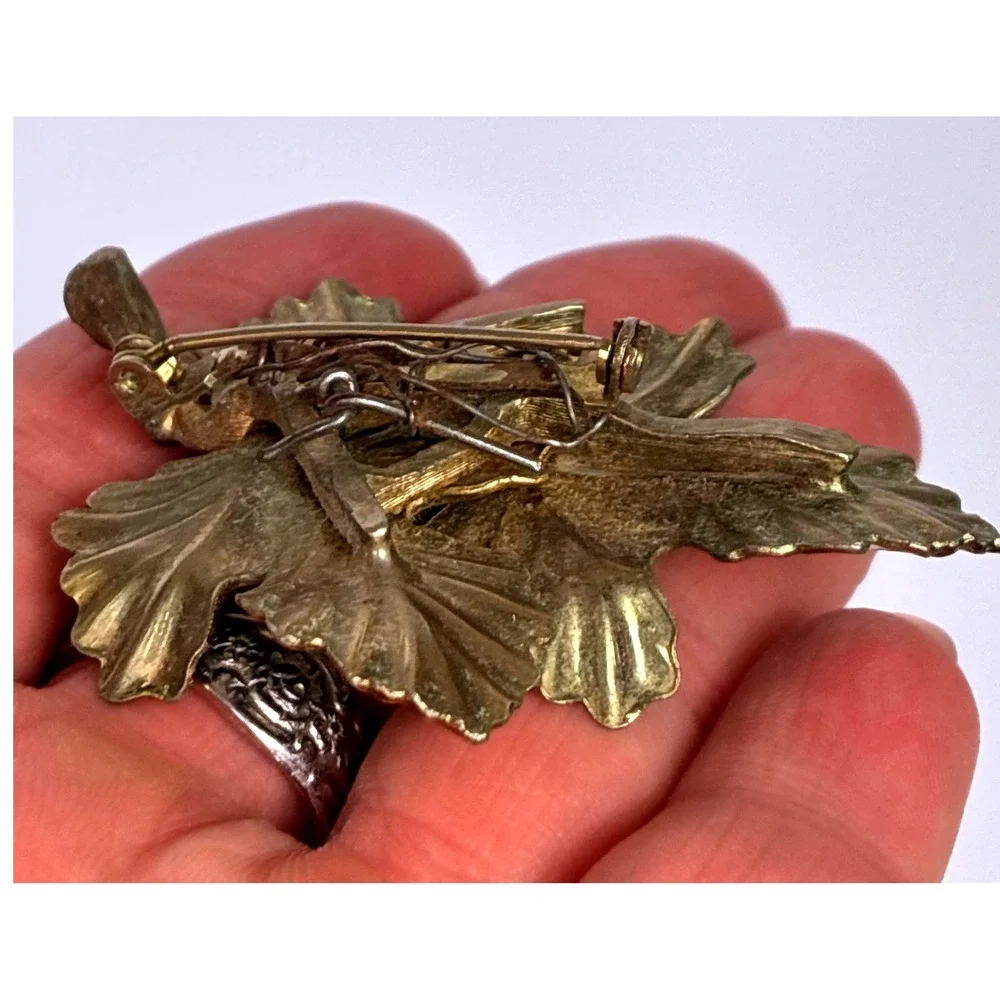 Vintage Gold Tone Maple Leaf Brooch Pin Green Enamel Fall Costume Jewelry